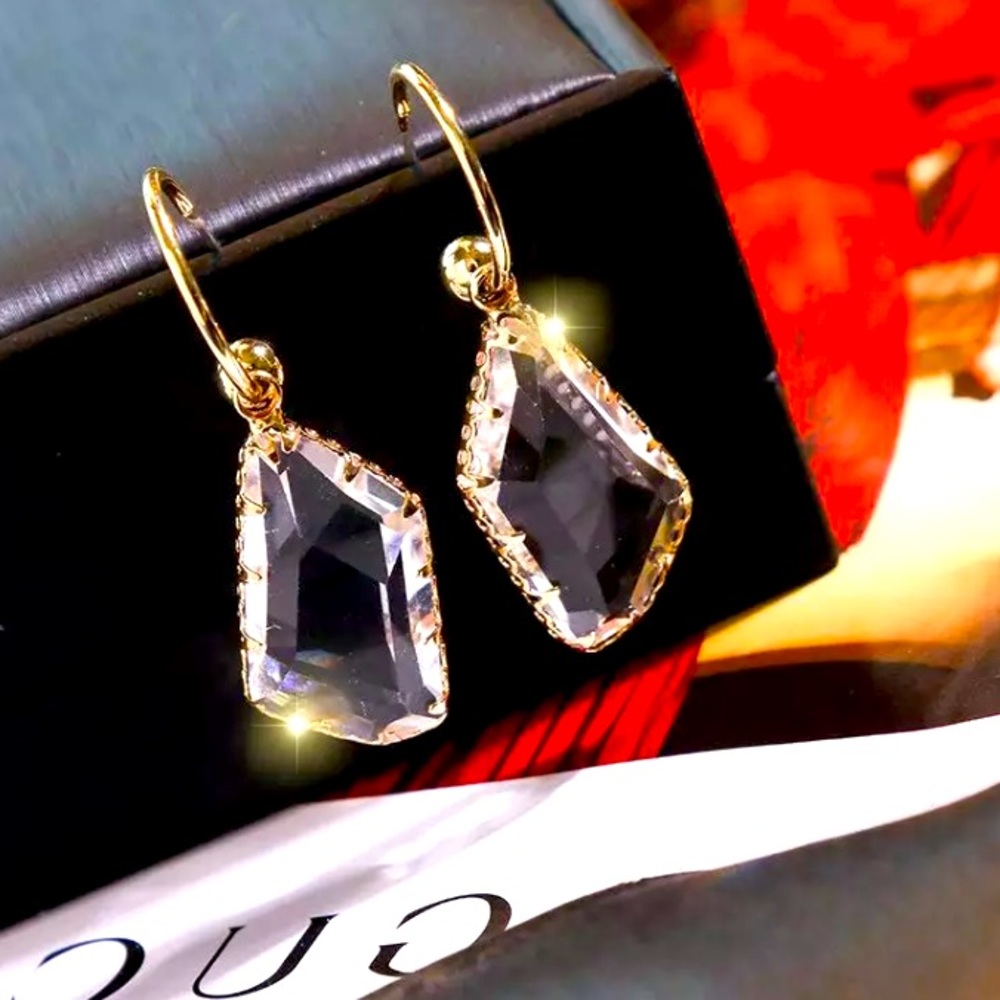 🌟 Transparent Crystals Drop Earrings